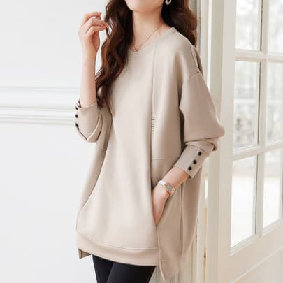 Áo nỉ cài cúc dài vừa phải