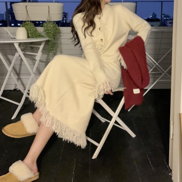 Set váy dệt kim tua rua