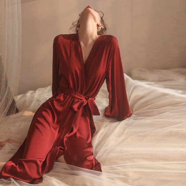 Bộ đồ ngủ vải satin phong cách casual