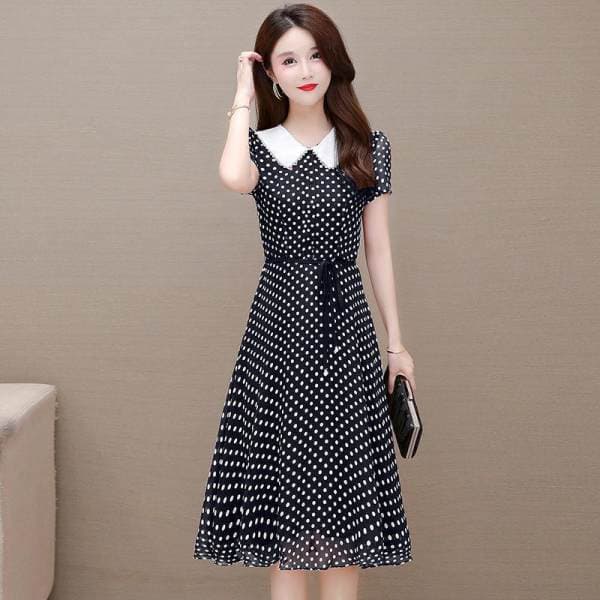 Váy chấm bi cổ búp bê